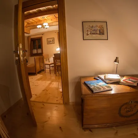 Dom Zegarmistrza Bed and Breakfast 4*