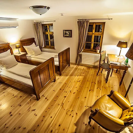 Dom Zegarmistrza 4*