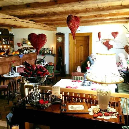 Dom Zegarmistrza 4* بوجاتينيا