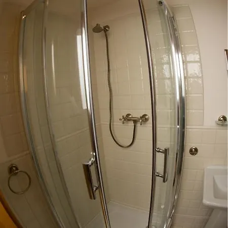 فندق مبيت وإفطار Dom Zegarmistrza 4*