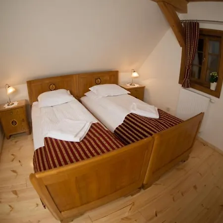 Dom Zegarmistrza 4*