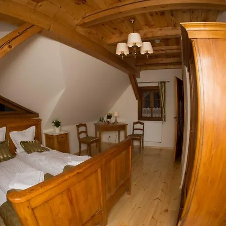 Dom Zegarmistrza Bed & Breakfast 4*