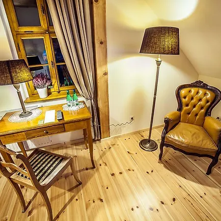 Dom Zegarmistrza Bed and Breakfast 4*