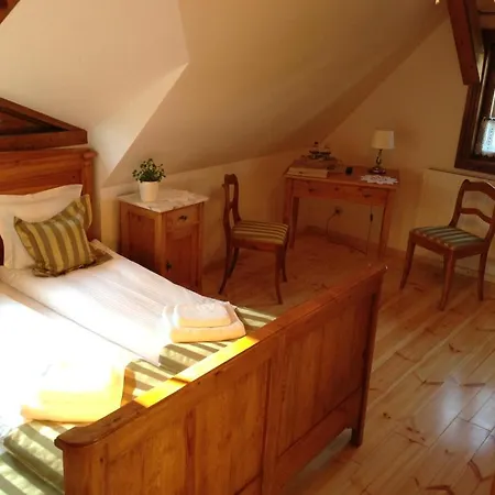 فندق مبيت وإفطار Dom Zegarmistrza 4*