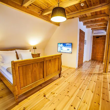 Bed & Breakfast Dom Zegarmistrza 4*