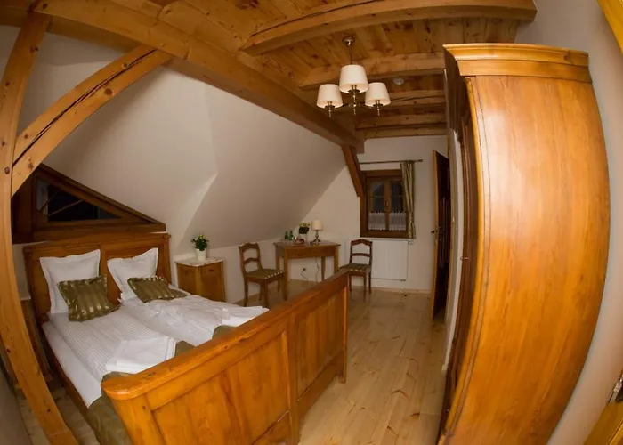 Dom Zegarmistrza Bed & Breakfast 4*