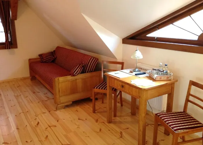 Dom Zegarmistrza 보가티니아